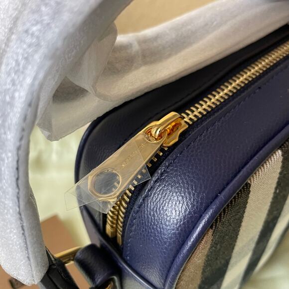 Burberry check print Crossbody bag brand new tag small - Picture 3 of 6